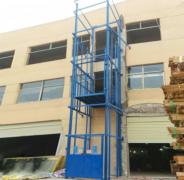 彭泽建材厂室外物料提升